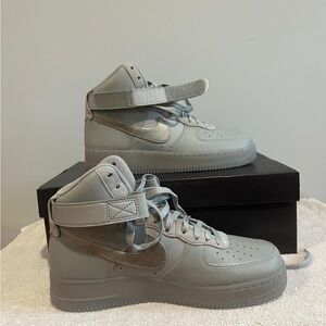 AIR FORCE 1 HIGH 'WOLF GREY METALLIC SILVER' Size 8 Men